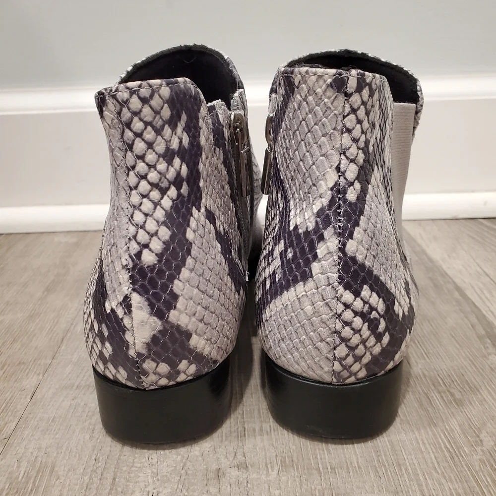 NEW Munro Cate Chelsea Snake Embossed Ankle Boots